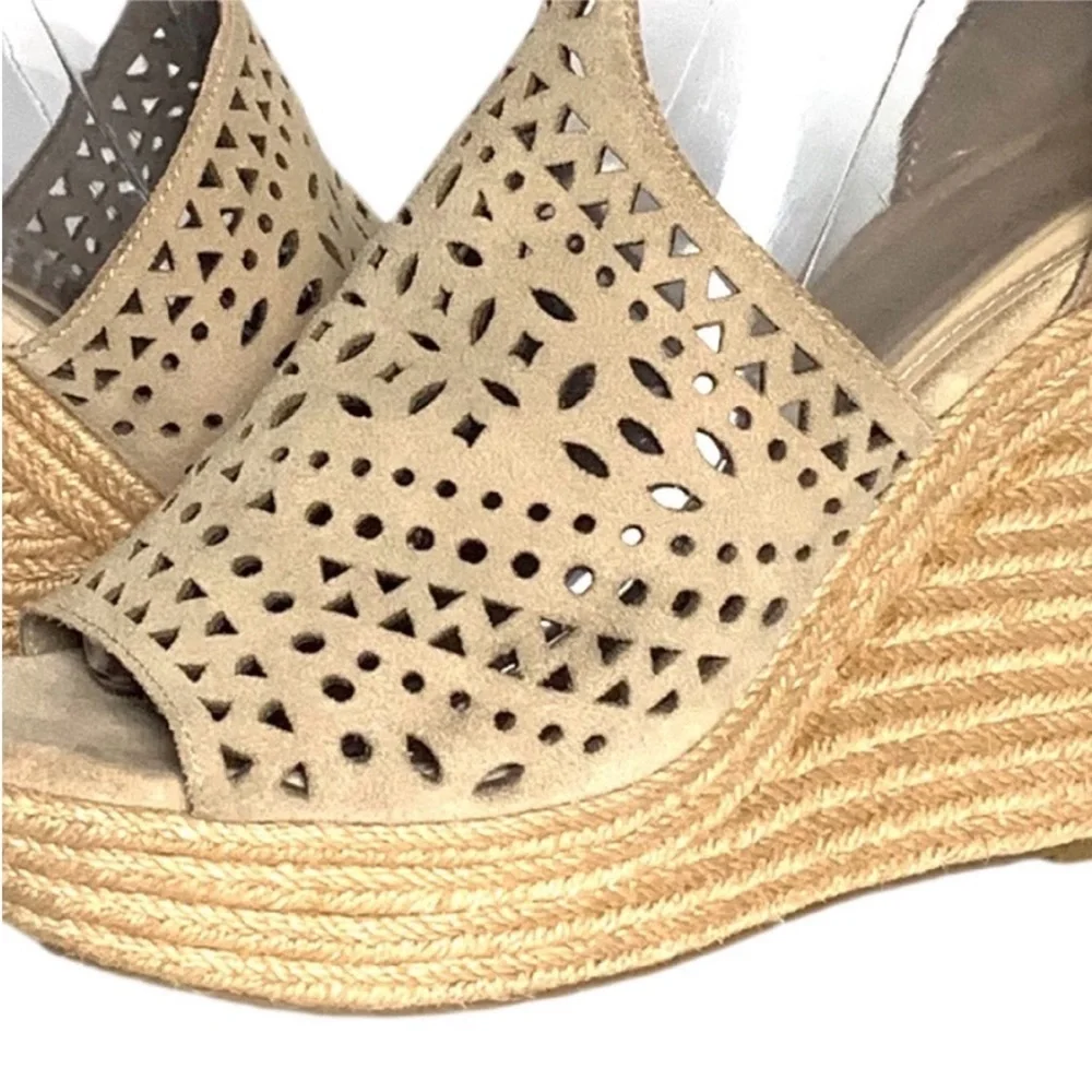 Marc Fisher Women's Hasina Perforated Suede Platform Wedge Sandal Size 8.5